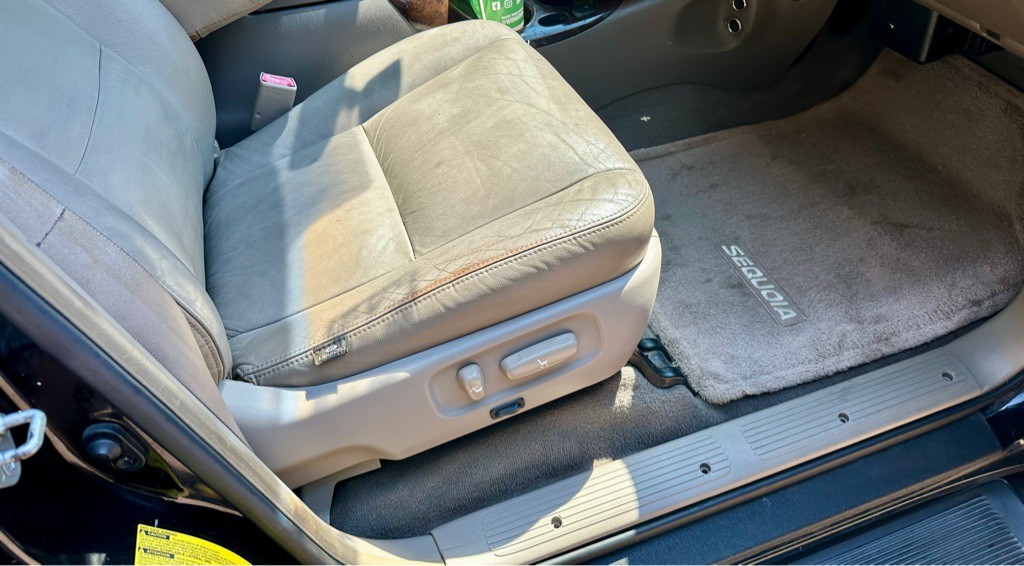 2006 Toyota Sequoia Image 6