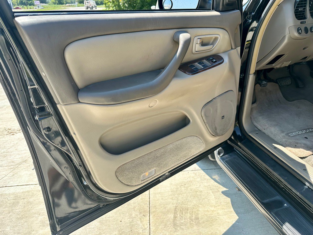 2006 Toyota Sequoia Image 10