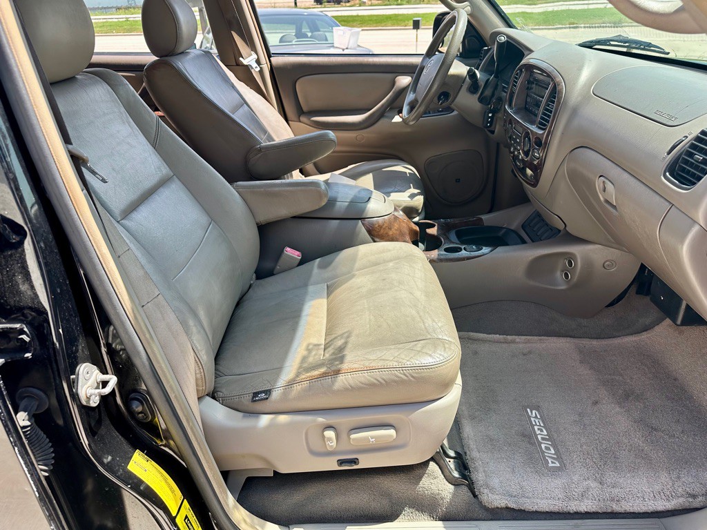 2006 Toyota Sequoia Image 11