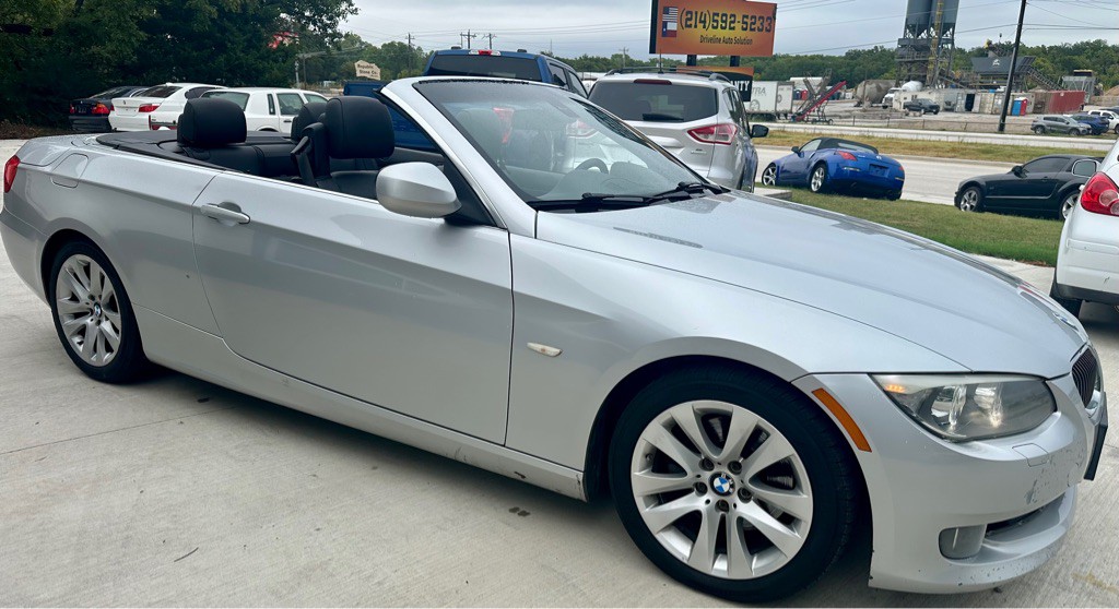 2011 BMW 3 Series Image 3