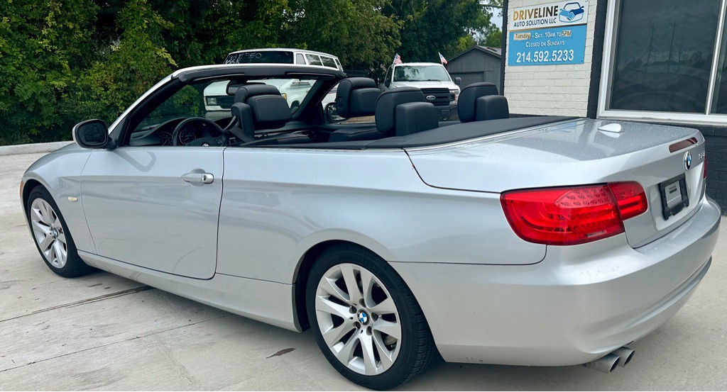2011 BMW 3 Series Image 5