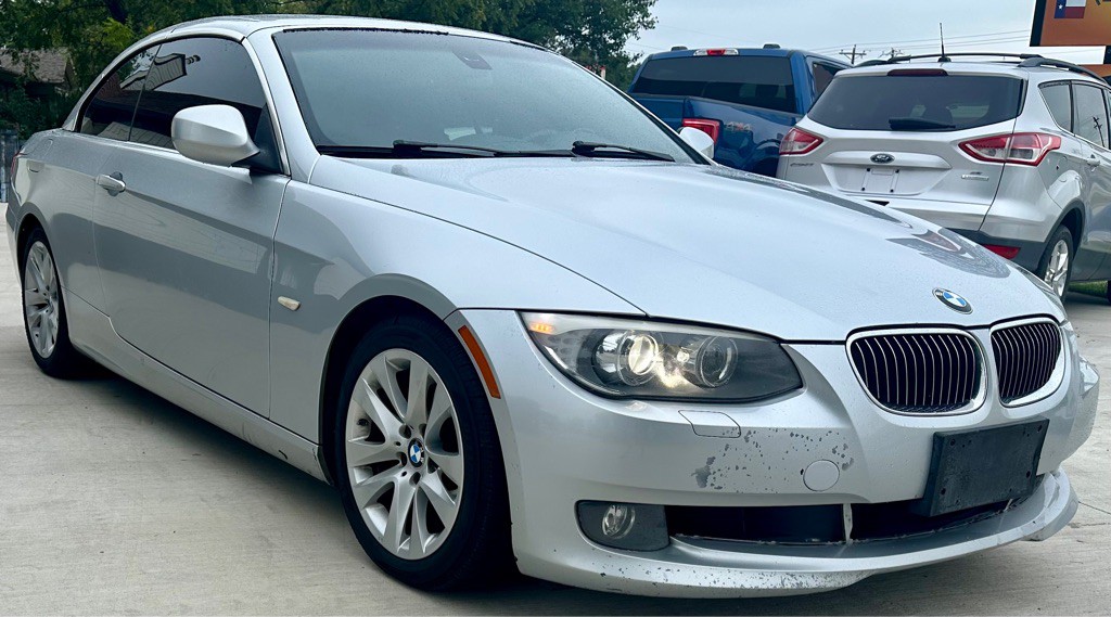 2011 BMW 3 Series Image 9
