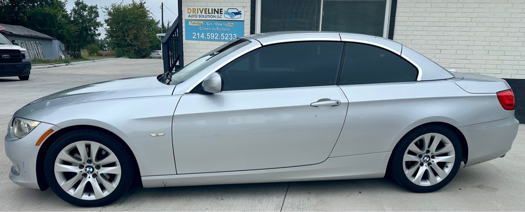 2011 BMW 3 Series Image 10