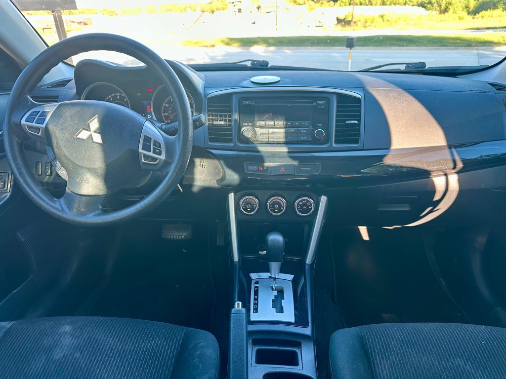 2016 Mitsubishi Lancer Image 7