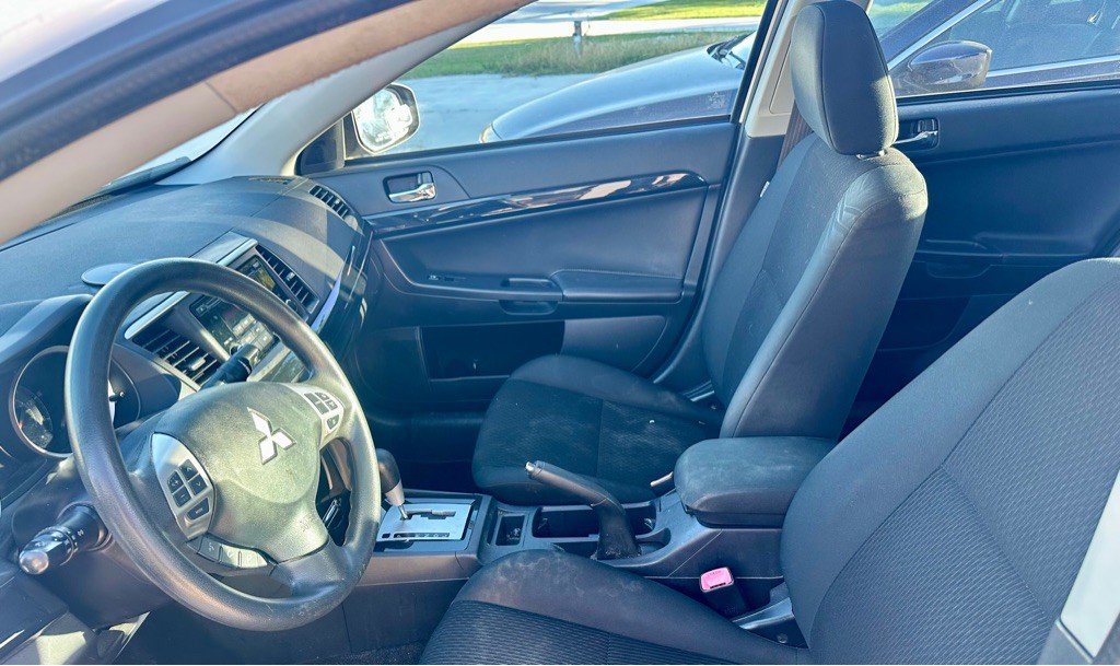 2016 Mitsubishi Lancer Image 8