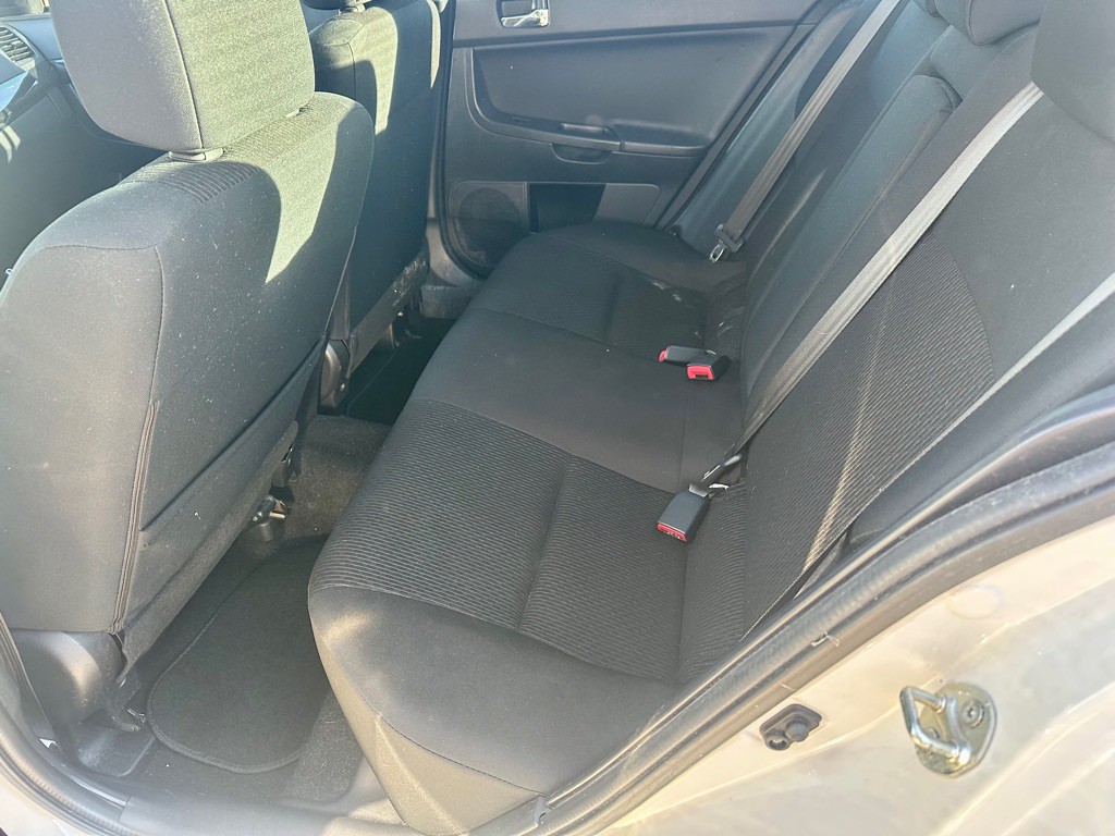 2016 Mitsubishi Lancer Image 11