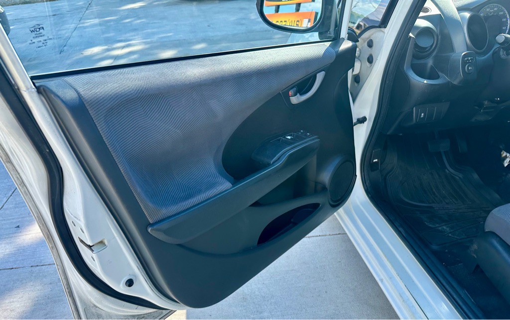 2011 Honda Fit Image 9