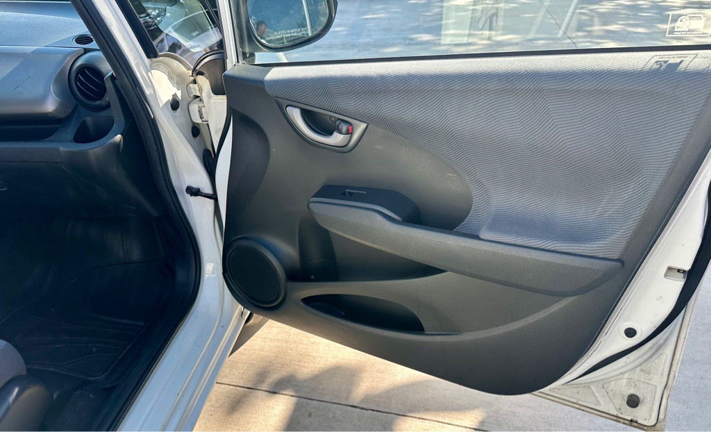 2011 Honda Fit Image 11