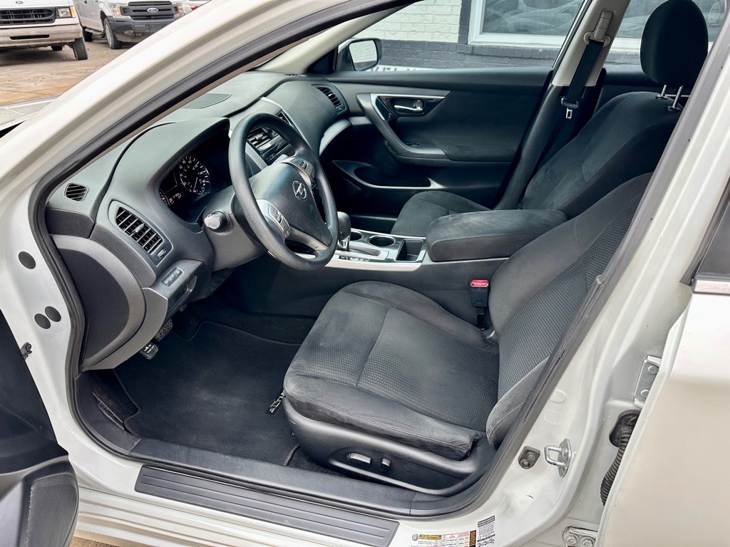 2014 Nissan Altima Image 10