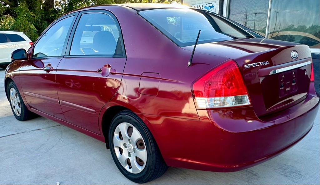 2007 Kia Spectra Image 8