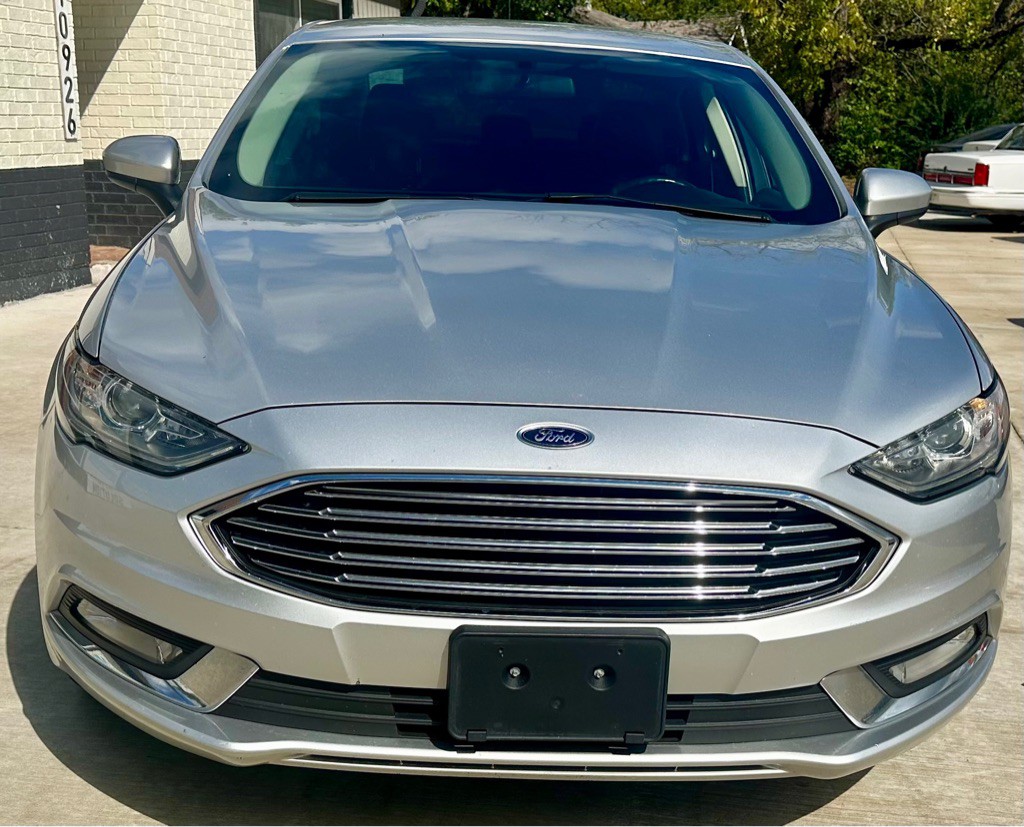 2018 Ford Fusion Image 2