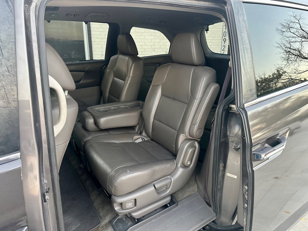 2015 Honda Odyssey Image 10