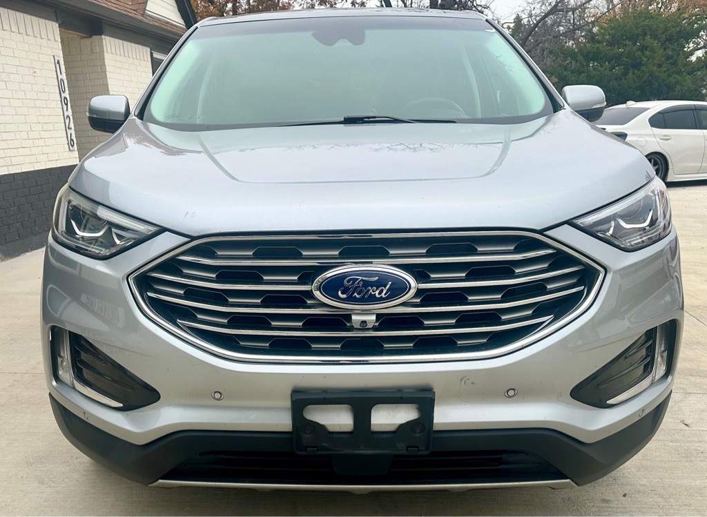 2020 Ford Edge Image 2