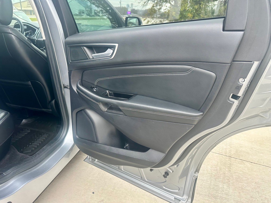 2020 Ford Edge Image 14