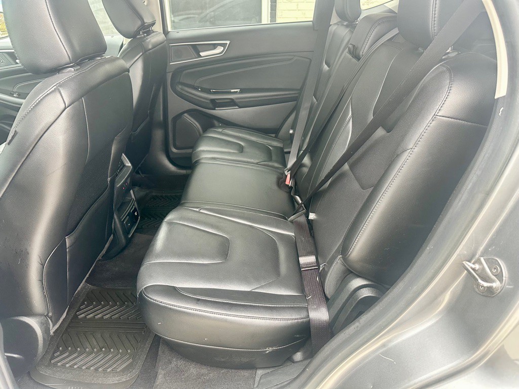 2020 Ford Edge Image 15