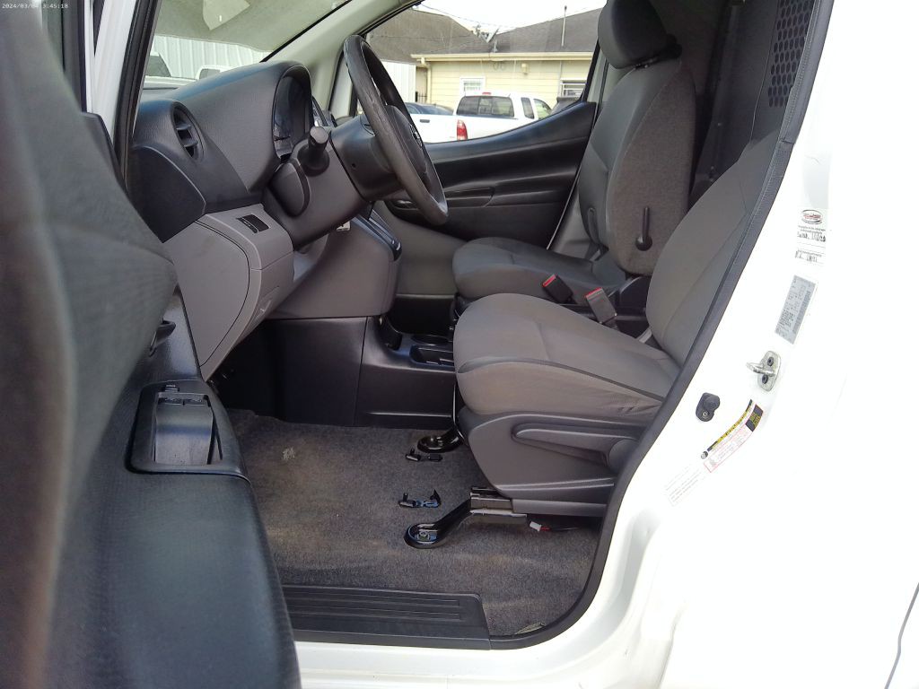 2014 Nissan NV200 Image 13