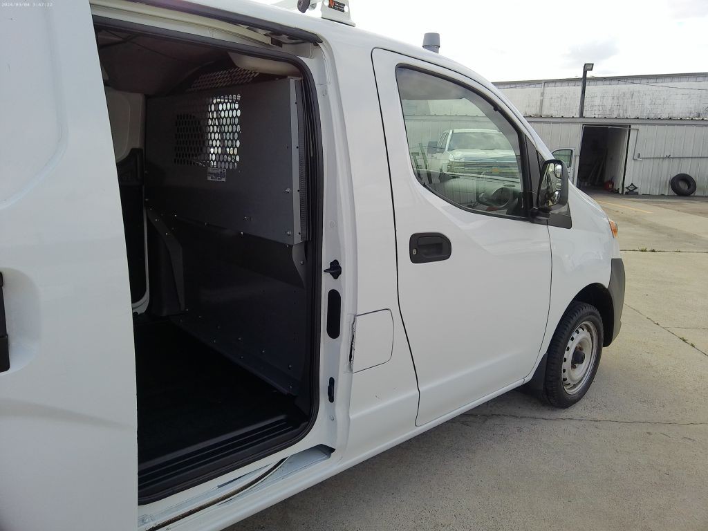 2014 Nissan NV200 Image 19