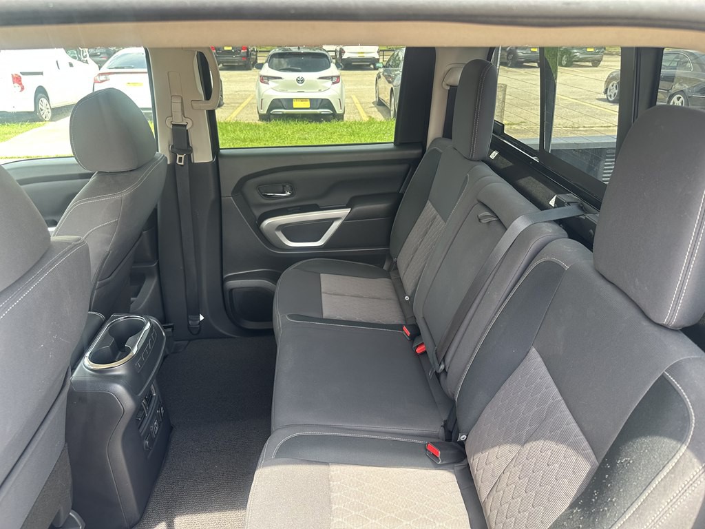 2023 Nissan Titan Image 9
