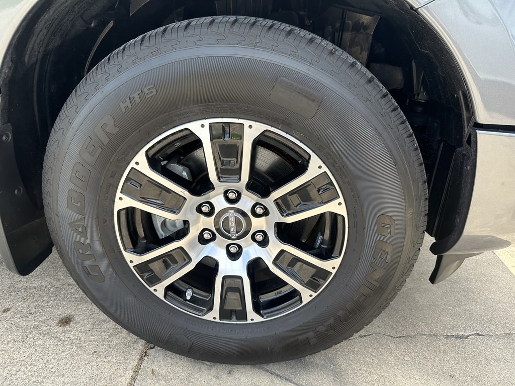 2023 Nissan Titan Image 19
