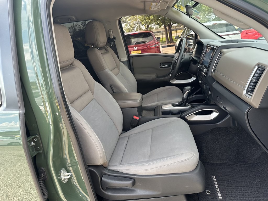 2022 Nissan Frontier Image 8