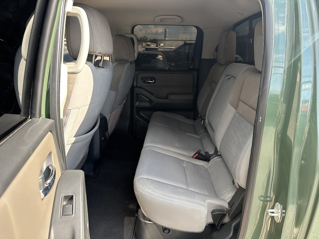 2022 Nissan Frontier Image 9