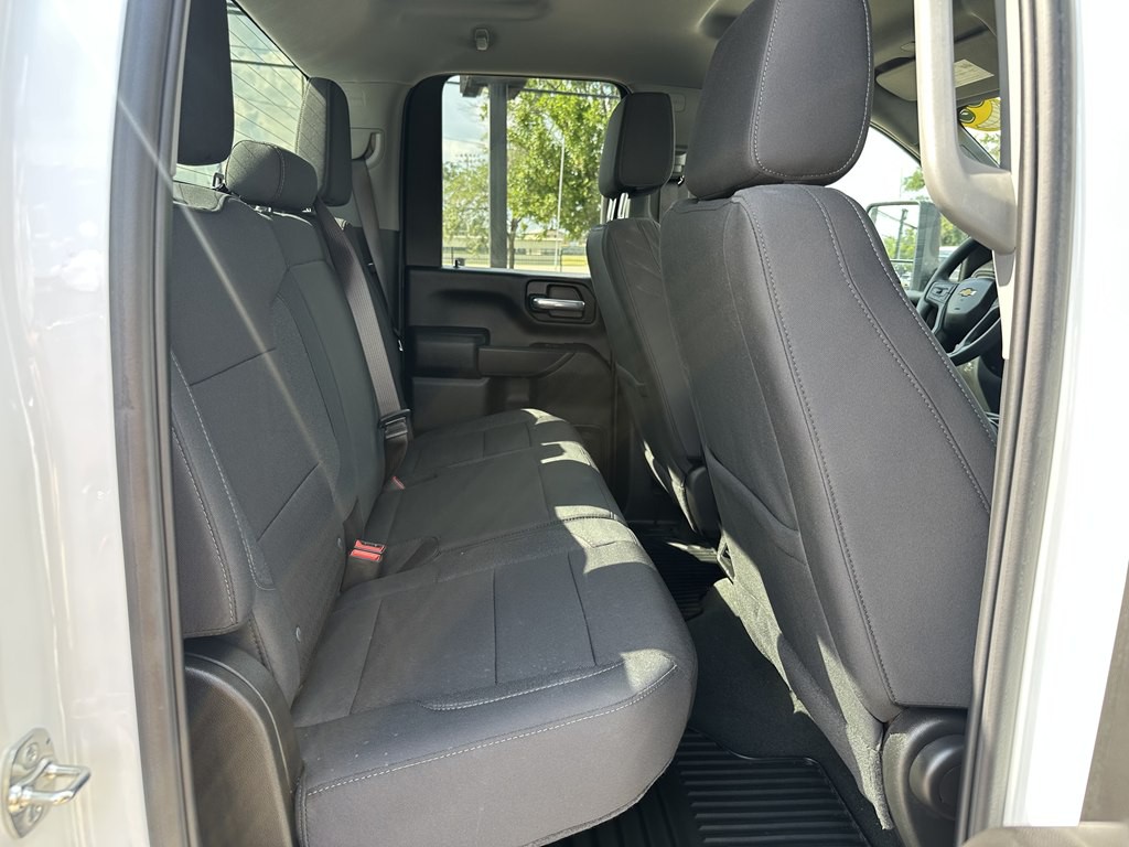 2025 Chevrolet Silverado 1500 Image 9