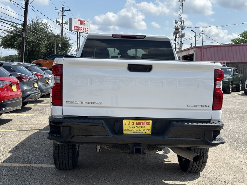 2024 Chevrolet Silverado 1500 Image 2