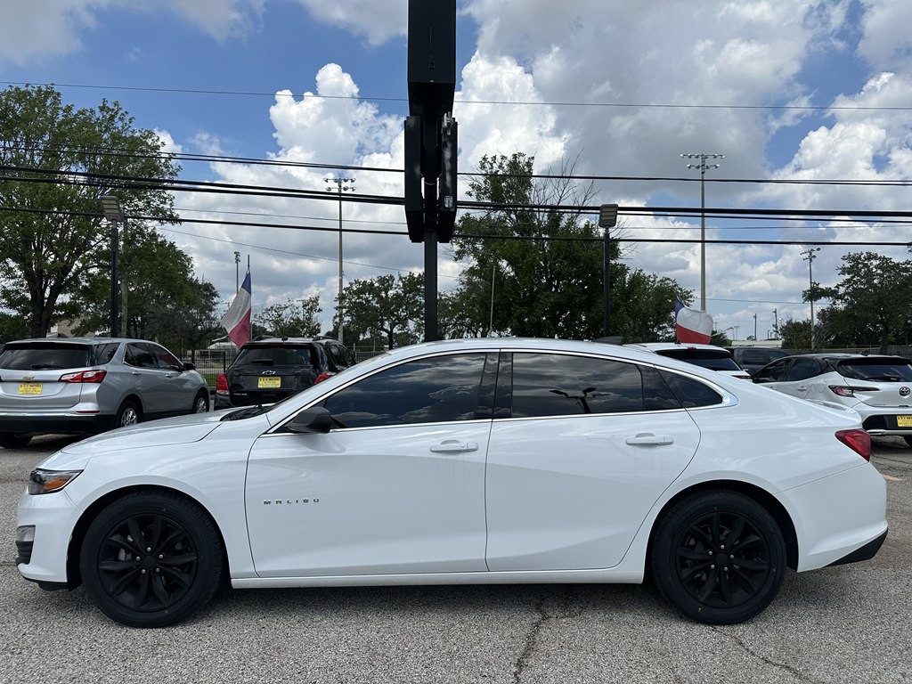 2022 Chevrolet Malibu Image 4