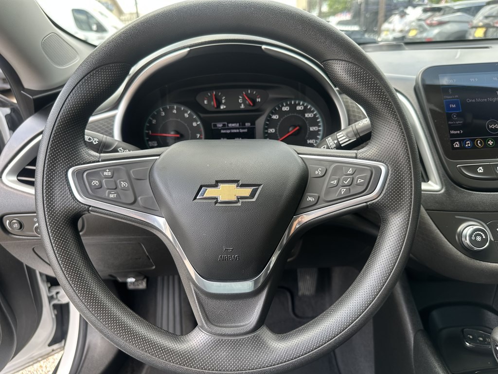 2022 Chevrolet Malibu Image 10
