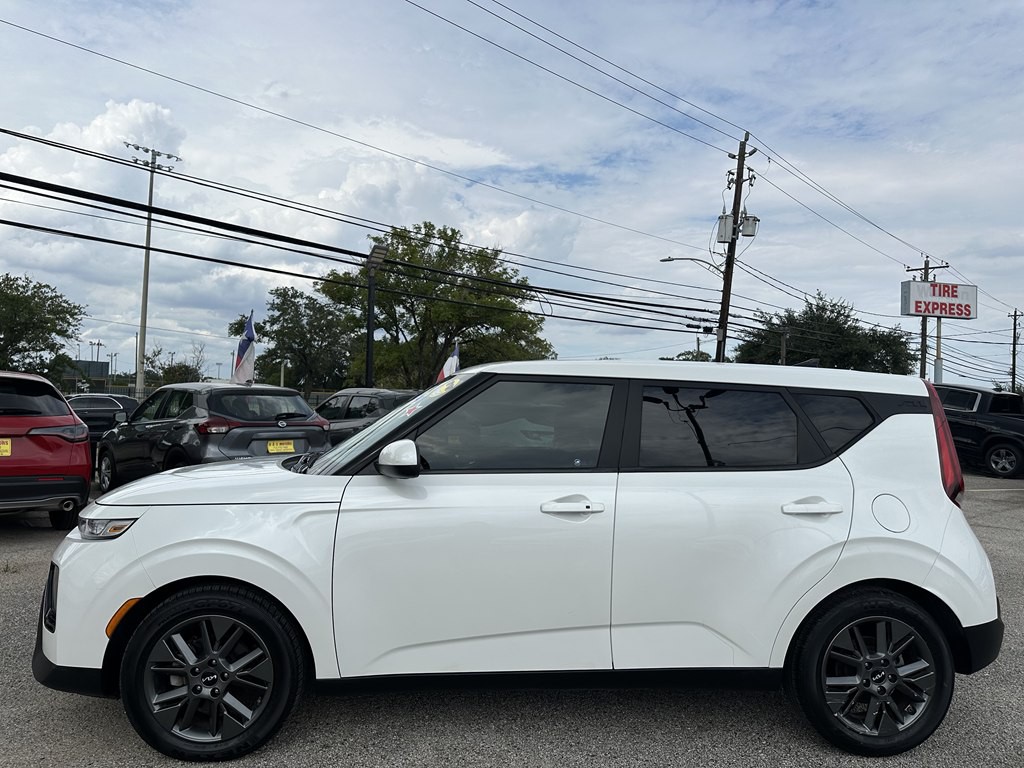 2022 Kia Soul Image 5