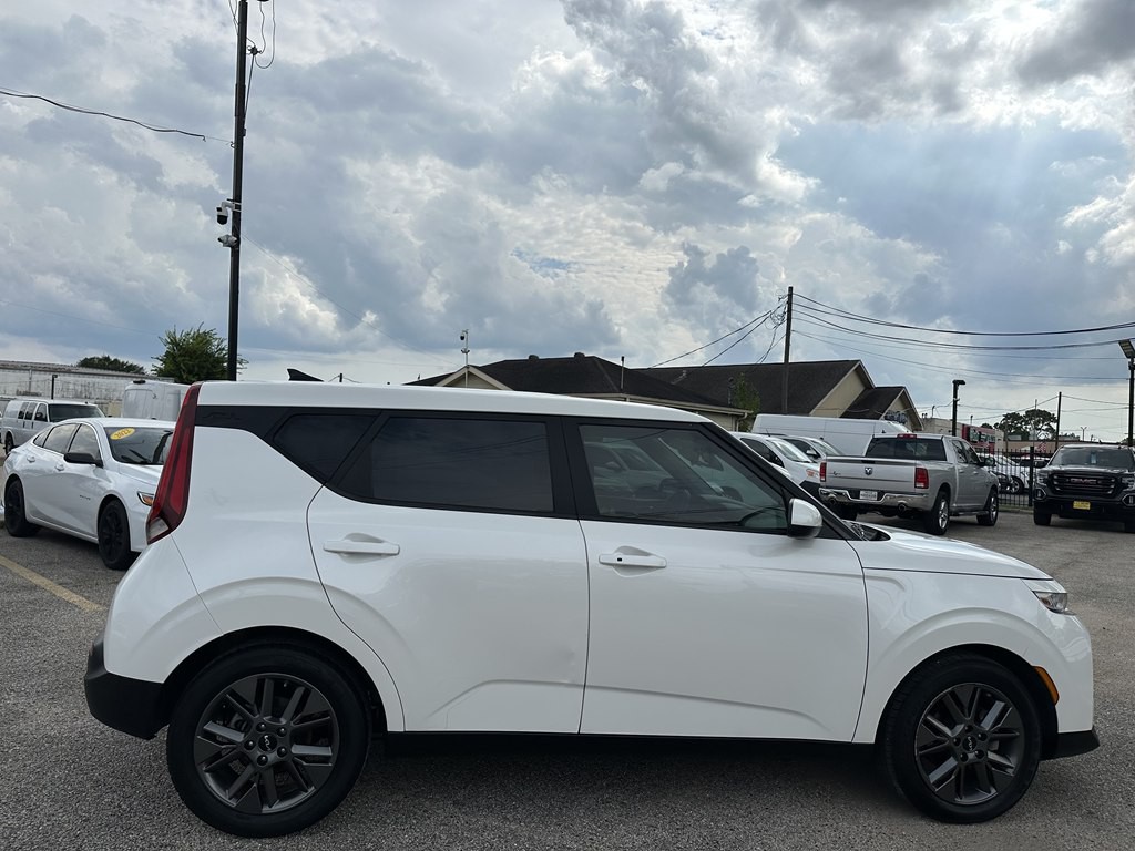 2022 Kia Soul Image 6