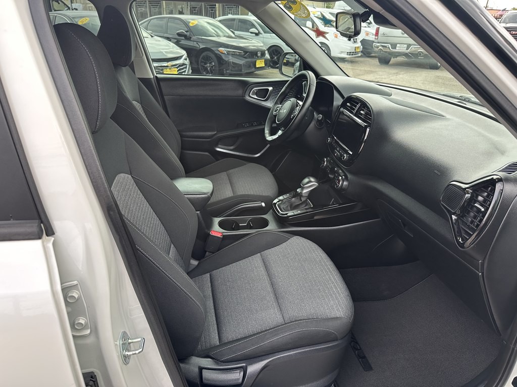 2022 Kia Soul Image 8
