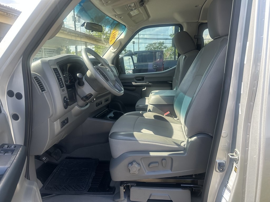 2019 Nissan NV Image 9