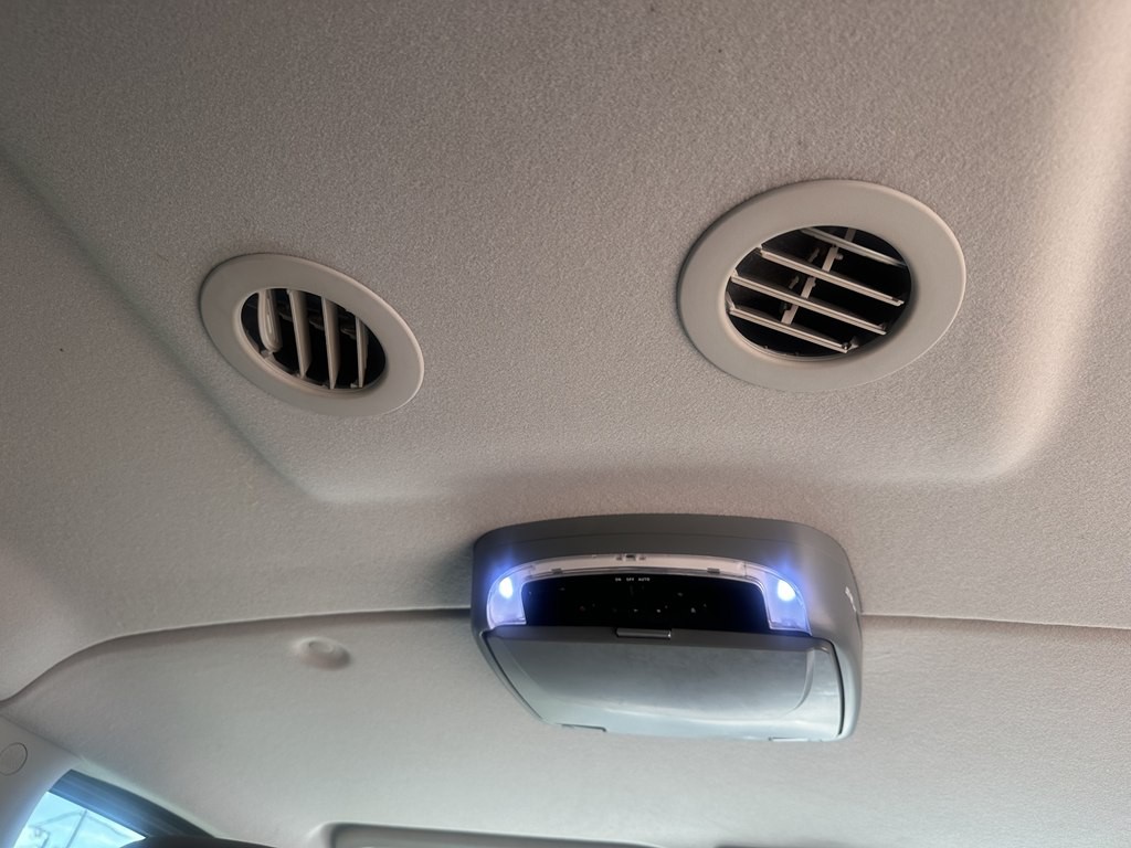 2019 Nissan NV Image 17