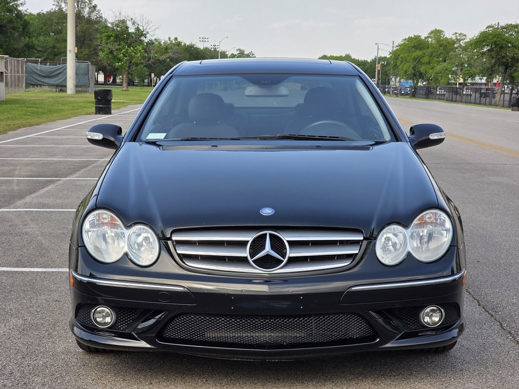 2009 Mercedes-Benz CLK-Class Image 2