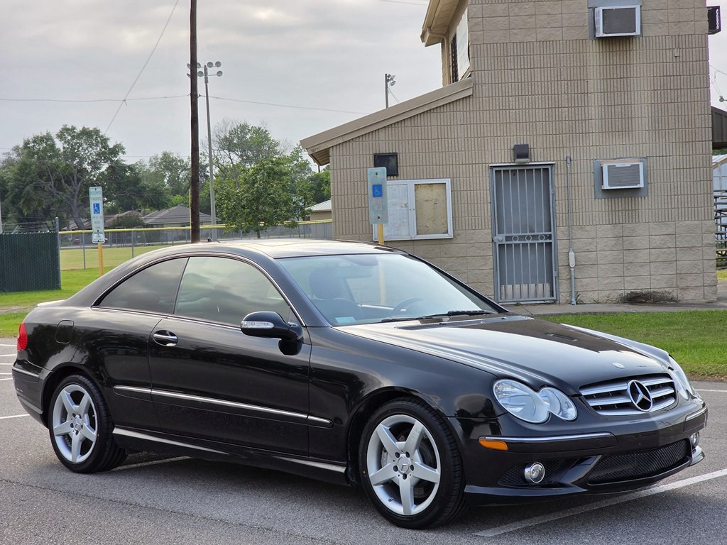 2009 Mercedes-Benz CLK-Class Image 3