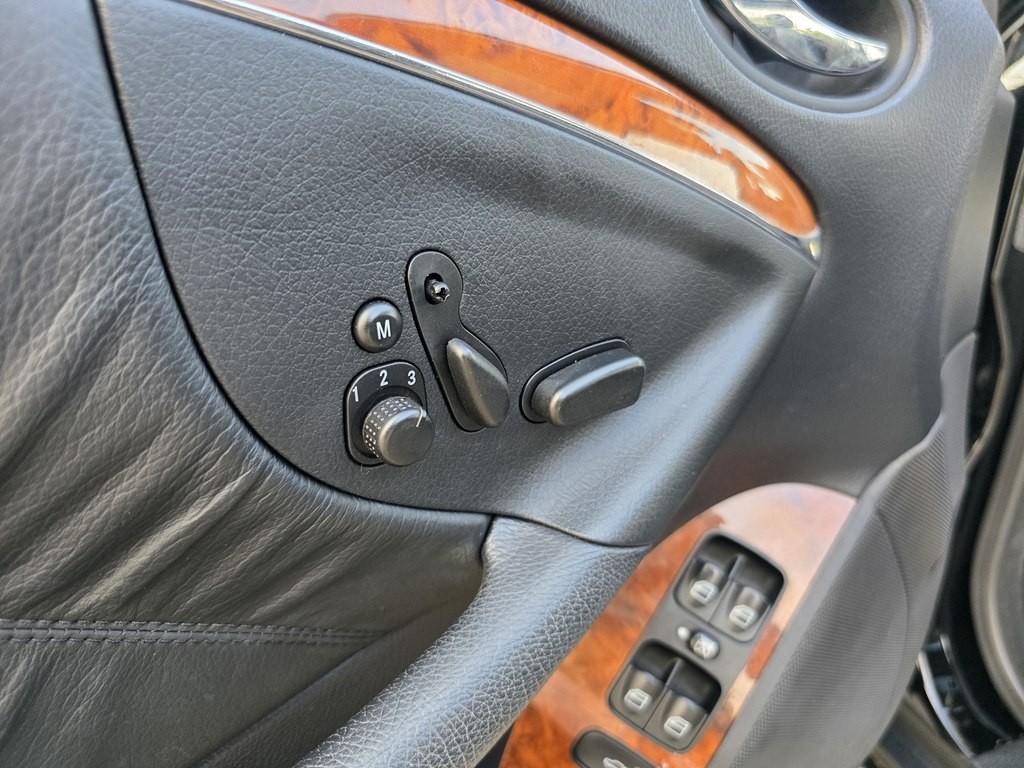 2009 Mercedes-Benz CLK-Class Image 6