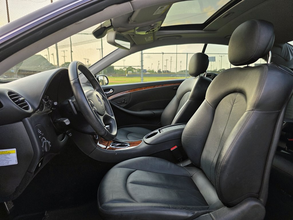 2009 Mercedes-Benz CLK-Class Image 8