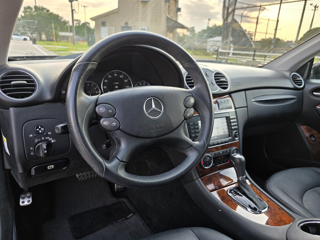 2009 Mercedes-Benz CLK-Class Image 9