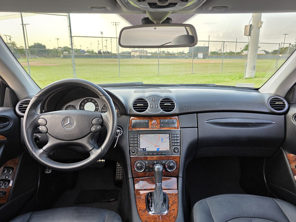2009 Mercedes-Benz CLK-Class Image 14