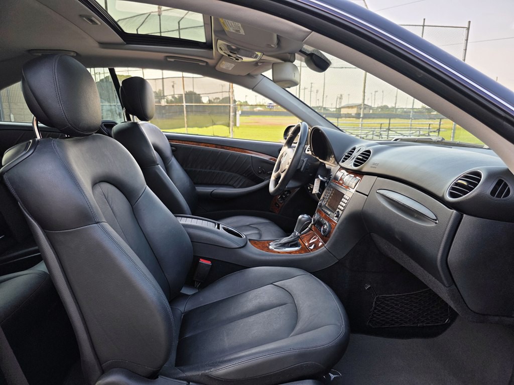 2009 Mercedes-Benz CLK-Class Image 21