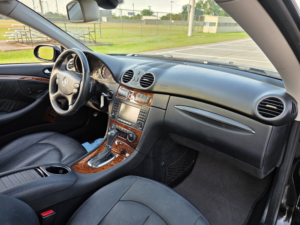 2009 Mercedes-Benz CLK-Class Image 22