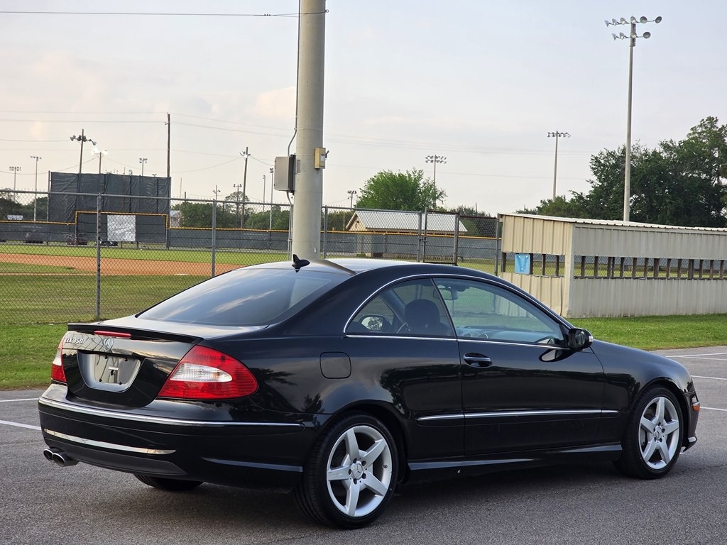 2009 Mercedes-Benz CLK-Class Image 31