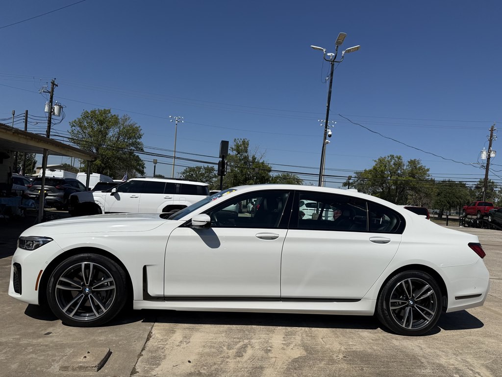 2022 BMW 7 Series Image 3