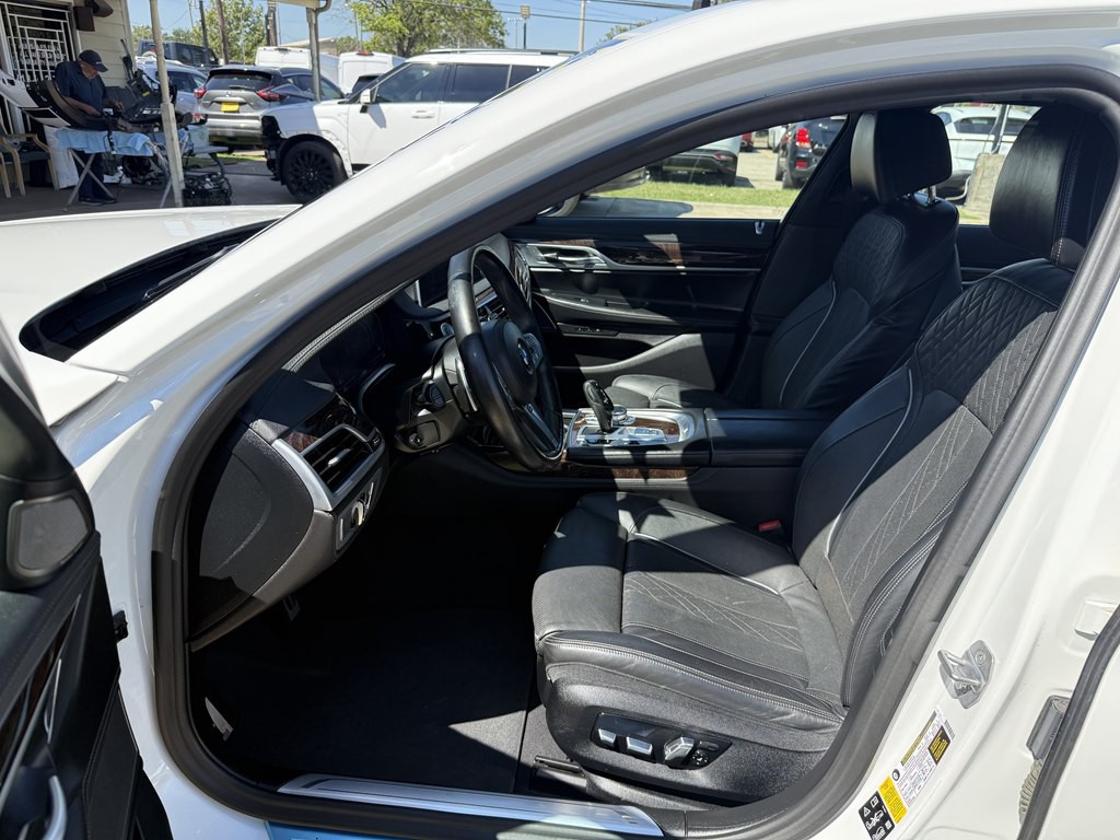 2022 BMW 7 Series Image 7