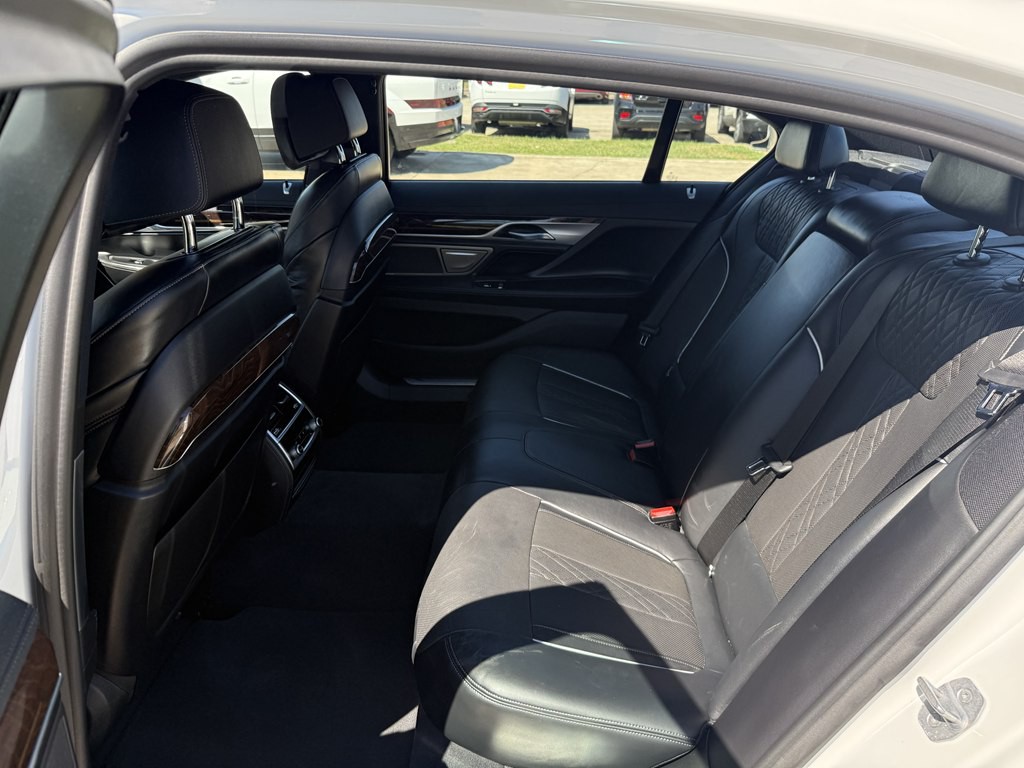 2022 BMW 7 Series Image 9
