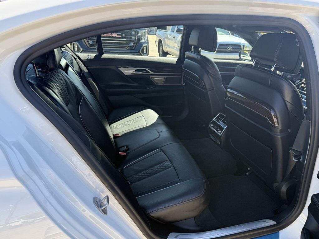 2022 BMW 7 Series Image 10