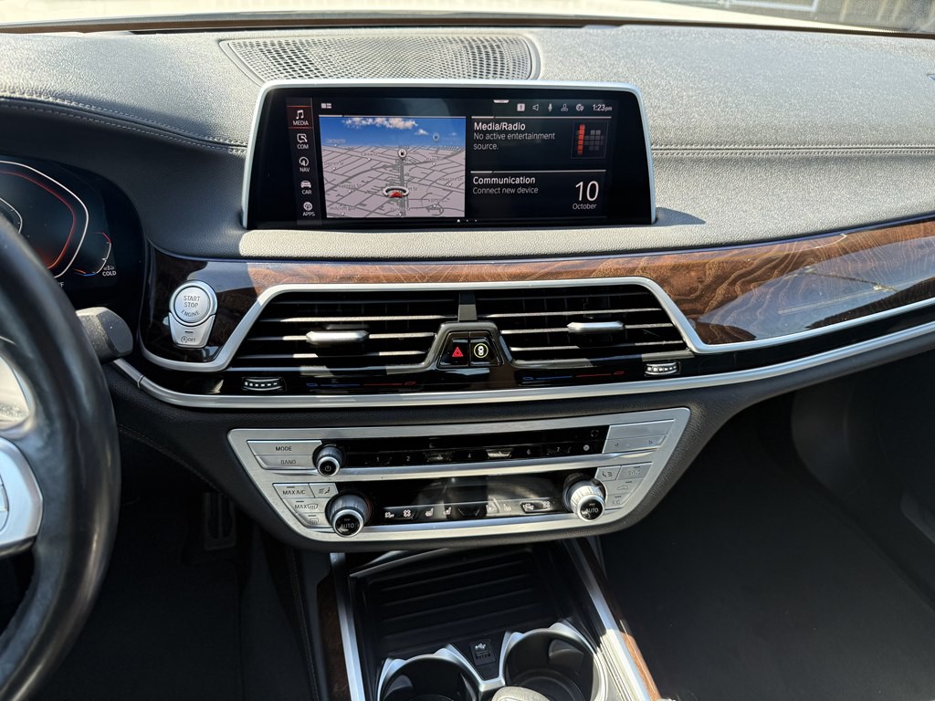 2022 BMW 7 Series Image 13