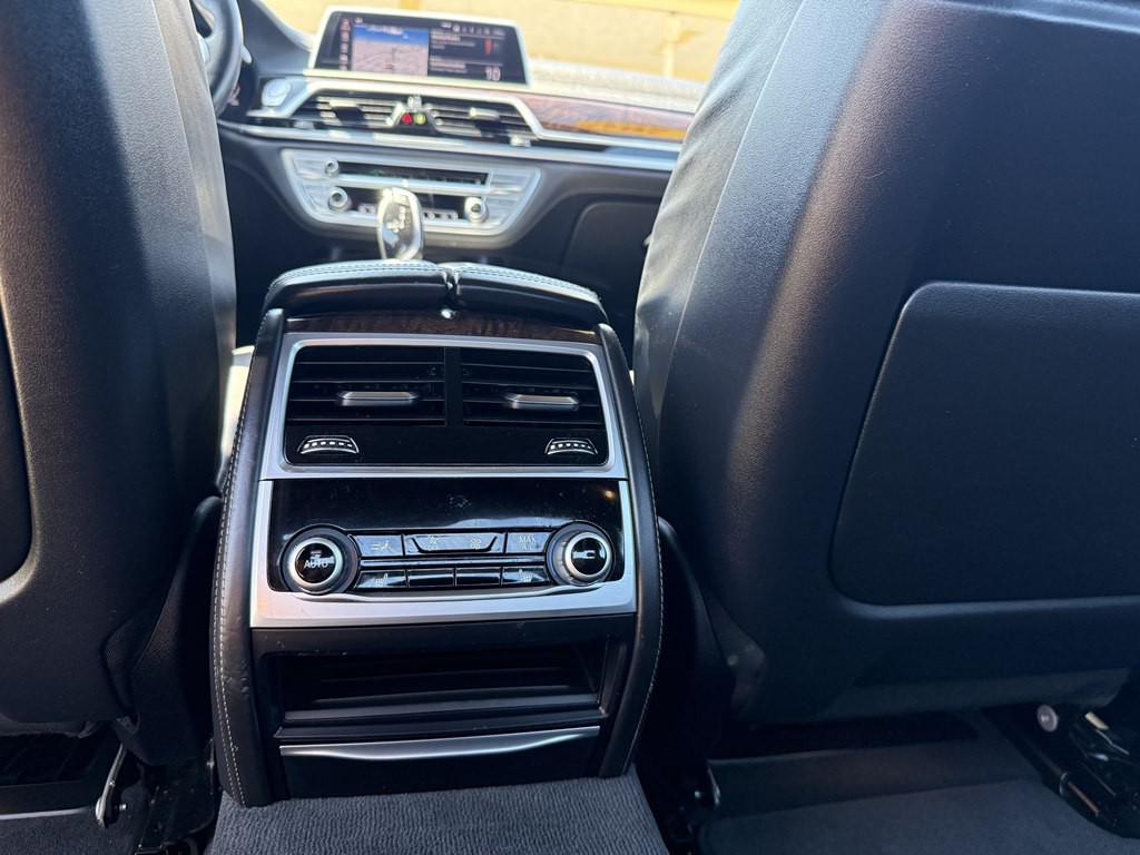 2022 BMW 7 Series Image 16