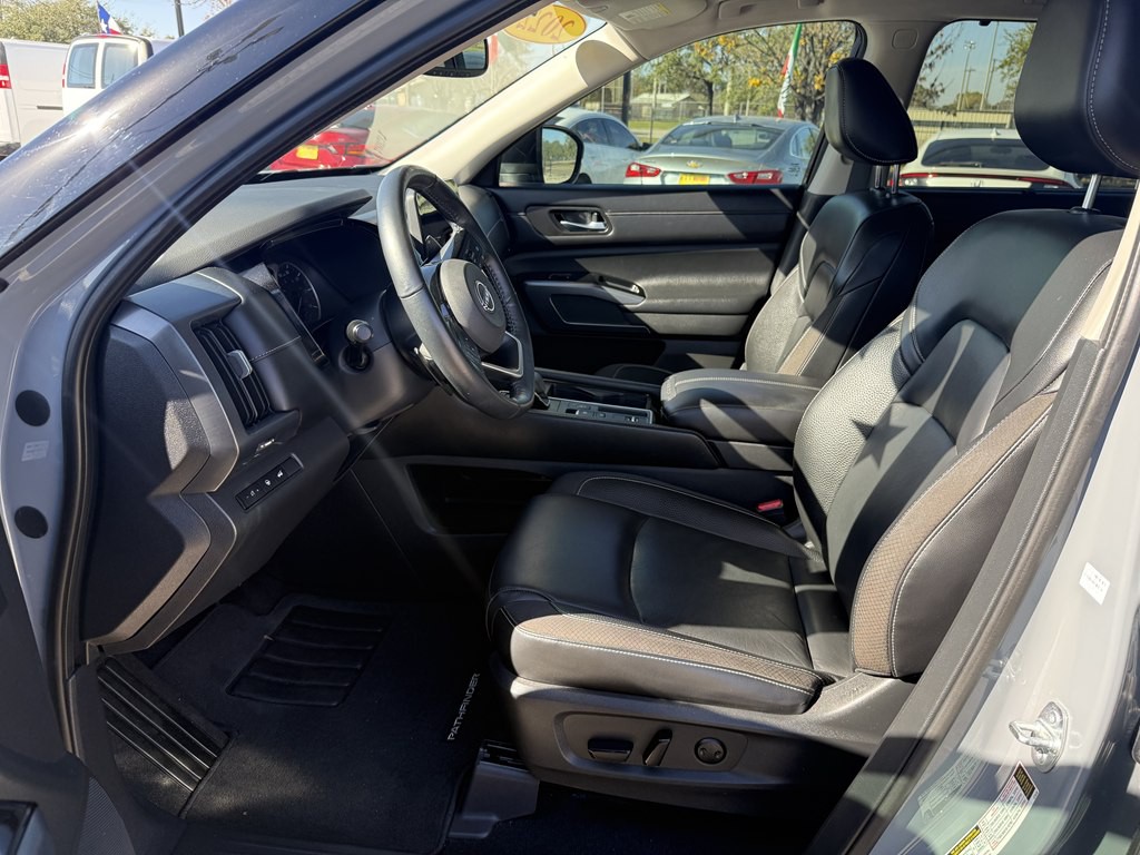 2022 Nissan Pathfinder Image 9